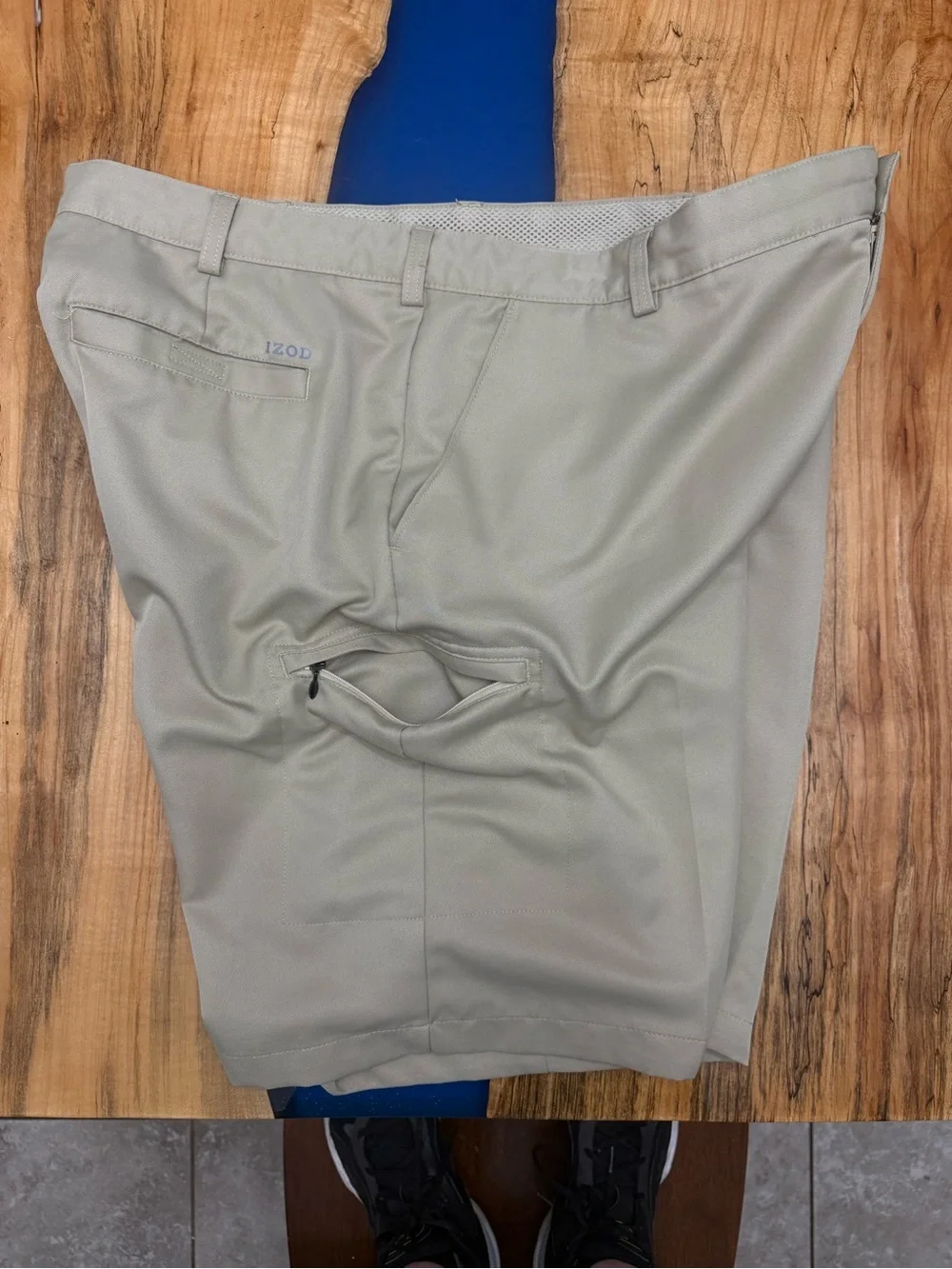 IZOD Golf Classic Shorts Men’s 40 Beige Performance Cargo Golf Casual
